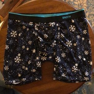 BN3TH Briefs NWOT Size L